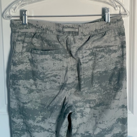 Athleta Farallon Fog Camo-Print Jogger Pants 35309 - Picture 7 of 13